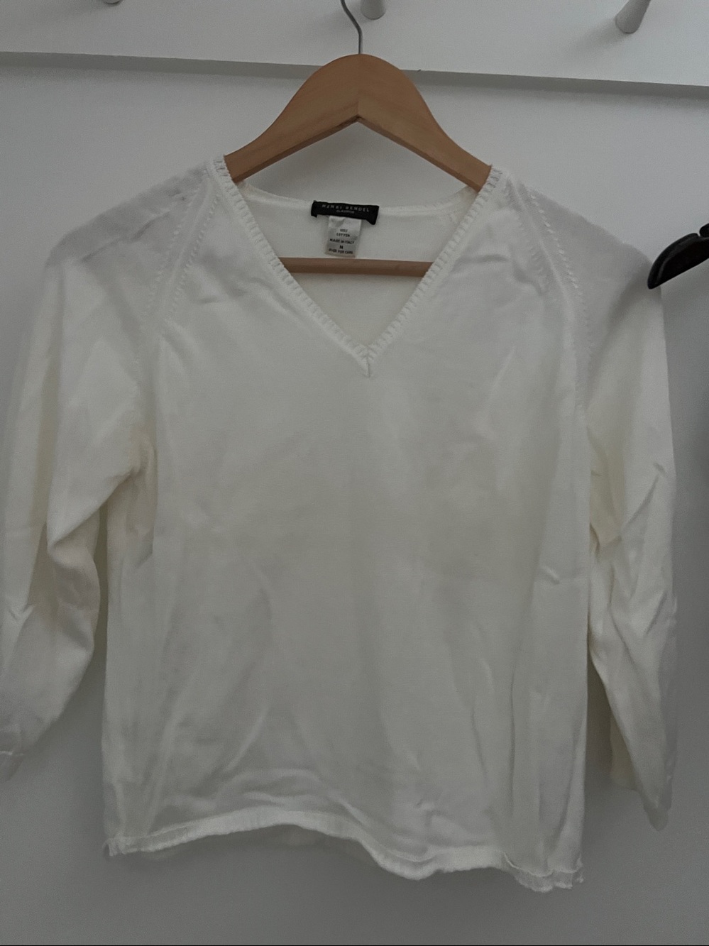 Henri BENDEL cotton med light sweater . Cream nice condition